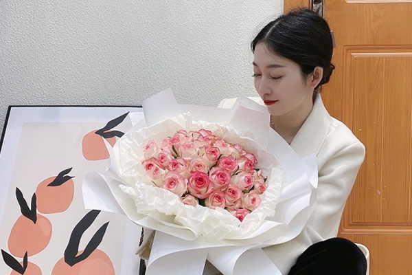 Zorionak Elaineri bere bigarren urtebetetzeagatik Boda!